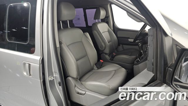 Hyundai Starex 2020 — photo 12