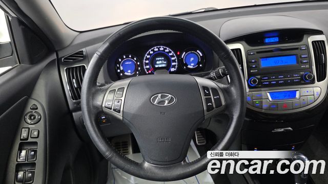 Hyundai AVANTE 2010 — photo 15