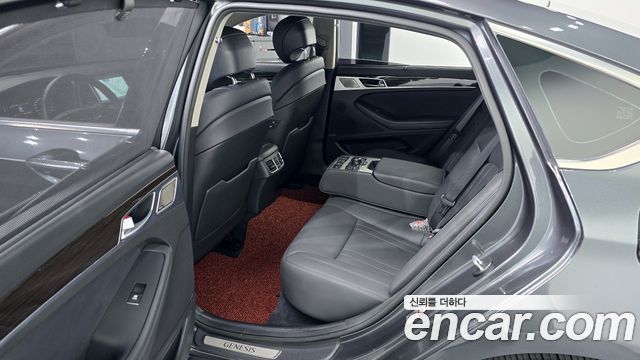 Genesis G80 2018 — photo 17