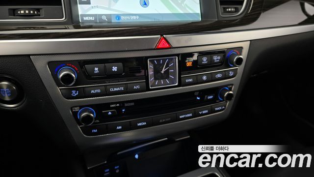 Genesis G80 2018 — photo 25