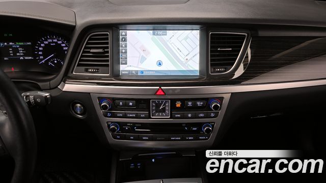 Genesis G80 2018 — photo 26