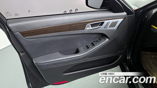 Genesis G80 2018 — photo 14