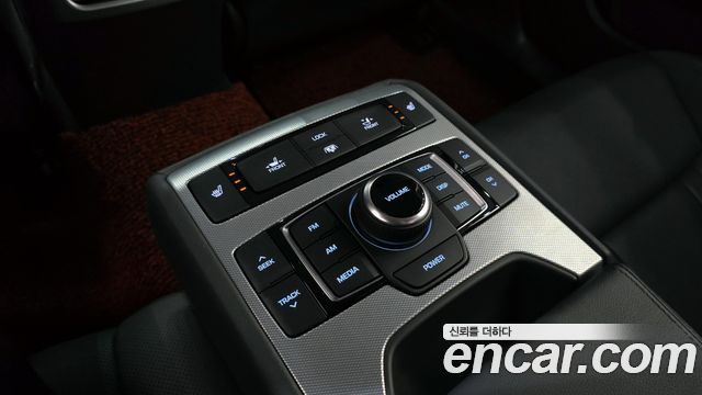 Genesis G80 2018 — photo 27
