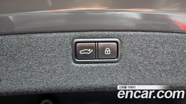 Genesis G80 2018 — photo 28
