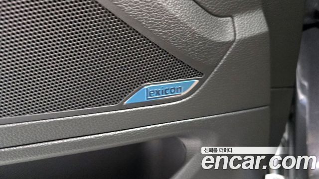 Genesis G80 2018 — photo 30
