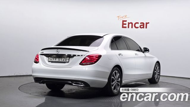 Mercedes-Benz C-Class 2017 — photo 2
