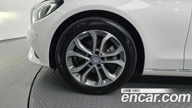 Mercedes-Benz C-Class 2017 — photo 5