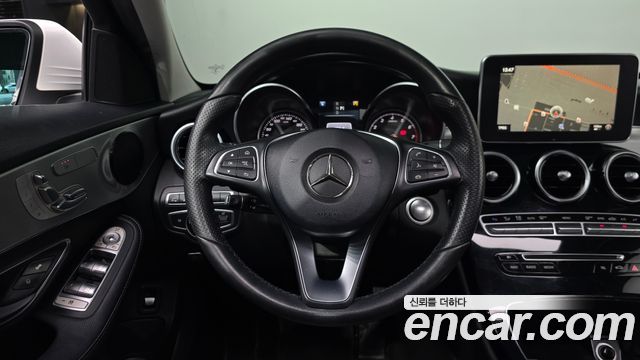 Mercedes-Benz C-Class 2017 — photo 12