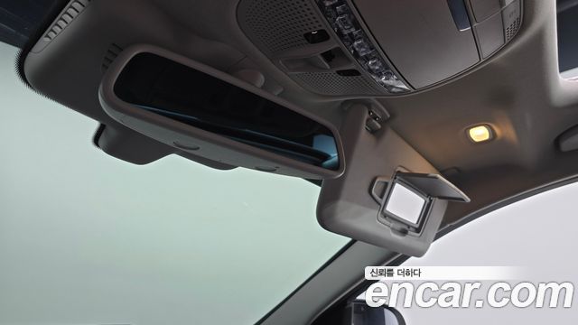 Mercedes-Benz C-Class 2017 — photo 19