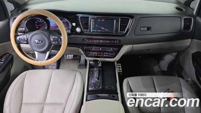 Kia Canival 2016 — photo 7