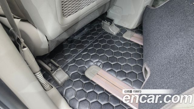 Kia Canival 2016 — photo 16