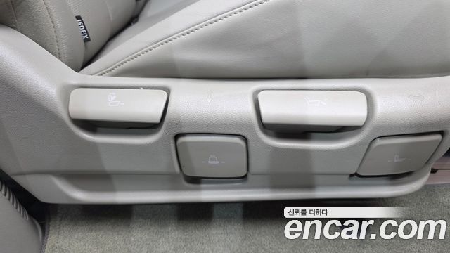 Kia Canival 2016 — photo 17