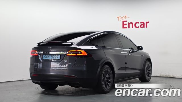 Tesla Model X 2019 — photo 2