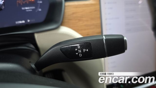 Tesla Model X 2019 — photo 12