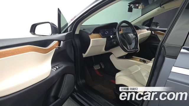 Tesla Model X 2019 — photo 13