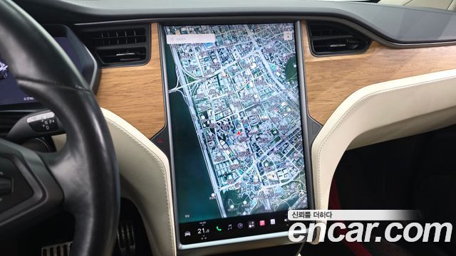 Tesla Model X 2019 — photo 21