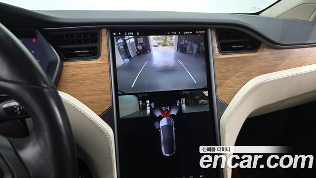 Tesla Model X 2019 — photo 22