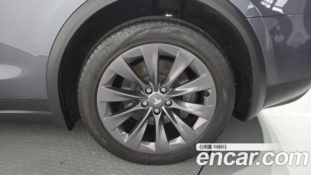 Tesla Model X 2019 — photo 7