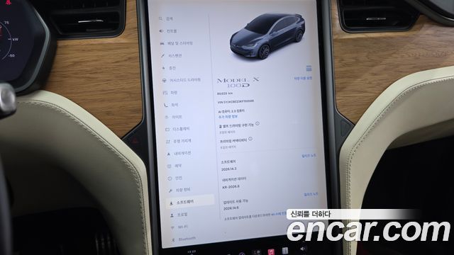 Tesla Model X 2019 — photo 27