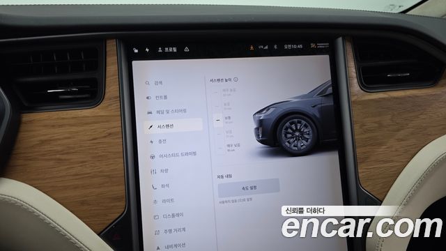 Tesla Model X 2019 — photo 32