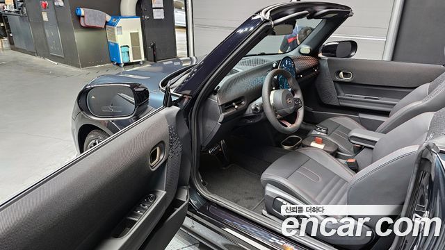 Mini Cooper Convertible 2026 — photo 13