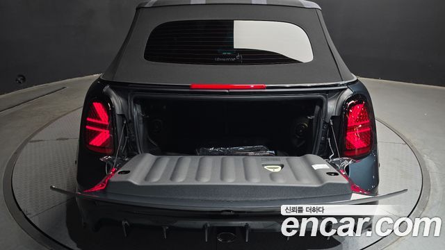 Mini Cooper Convertible 2026 — photo 30