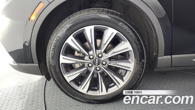 Lincoln Corsair 2021 — photo 5