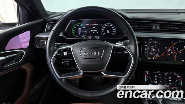 Audi e-tron 2022 — photo 13