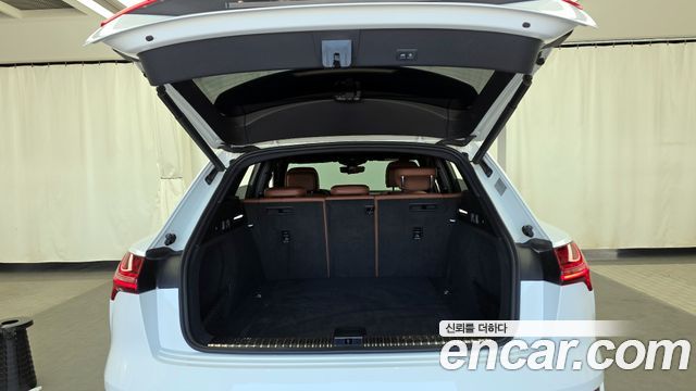 Audi e-tron 2022 — photo 20