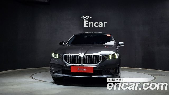 BMW 5-Series 2025 — photo 3