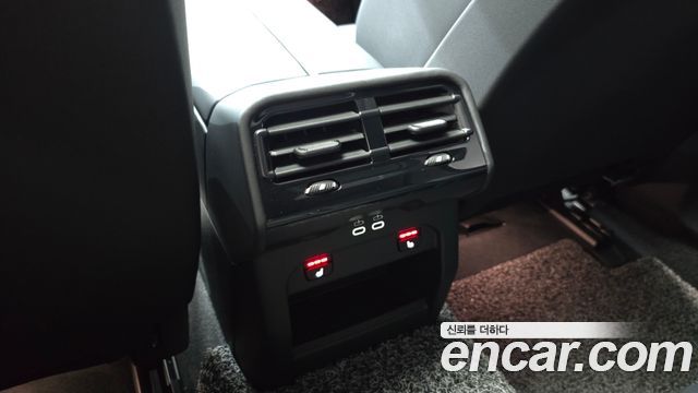 BMW 5-Series 2025 — photo 25