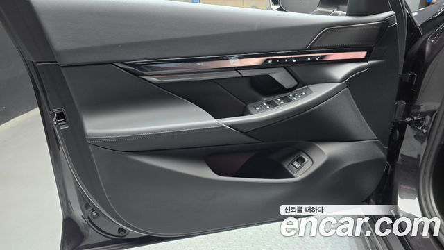 BMW 5-Series 2025 — photo 14