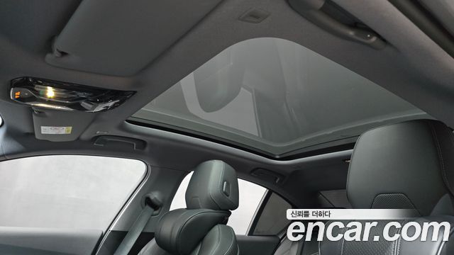 BMW 5-Series 2025 — photo 28