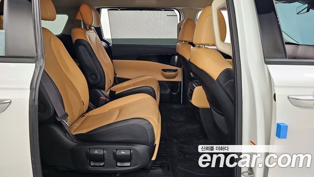 Kia Canival 2021 — photo 12