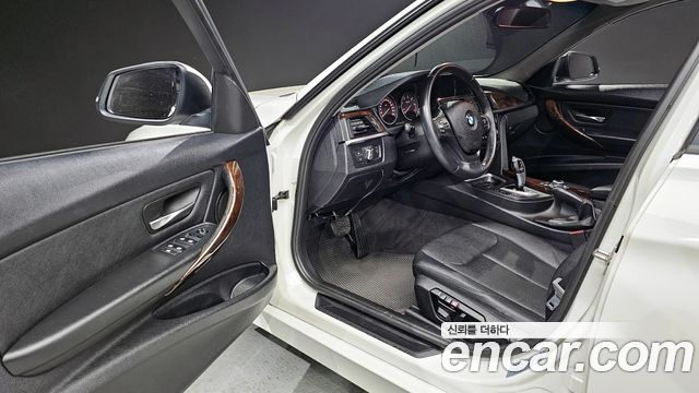 BMW 3-Series 2013 — photo 10