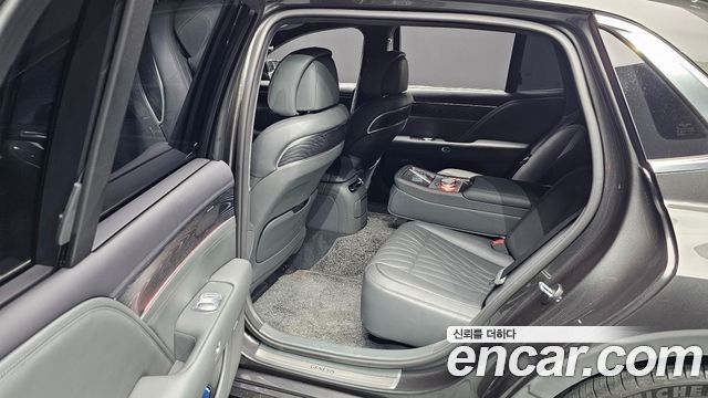 Genesis G90 2022 — photo 30