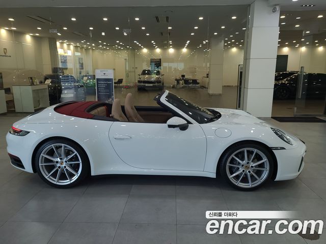 Porsche 911 2024 — photo 18