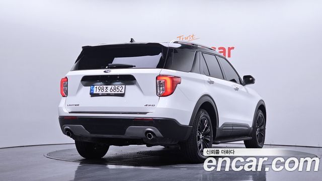 Ford Explorer 2022 — photo 2