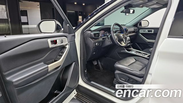 Ford Explorer 2022 — photo 13
