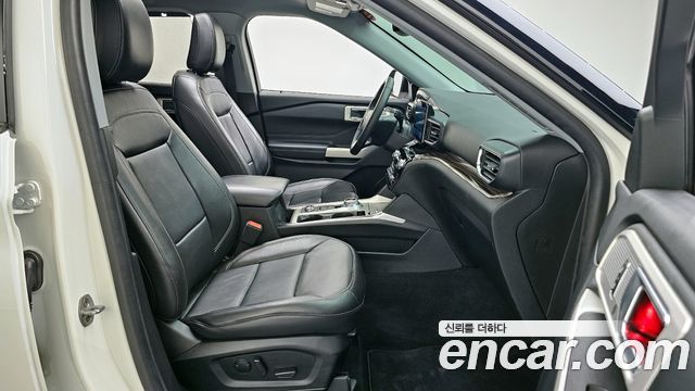 Ford Explorer 2022 — photo 17