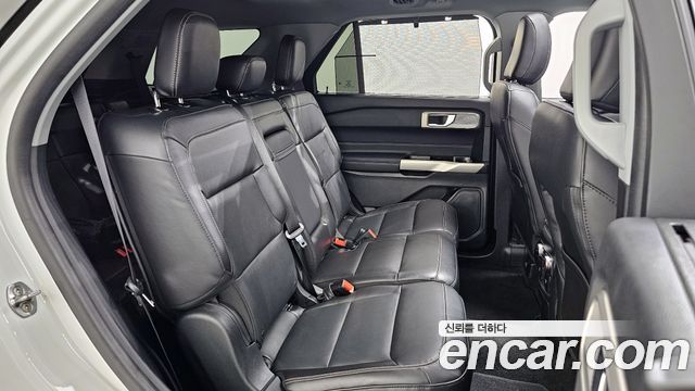 Ford Explorer 2022 — photo 18