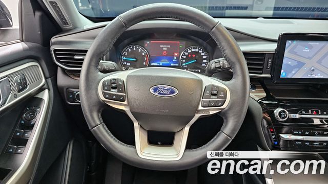 Ford Explorer 2022 — photo 19