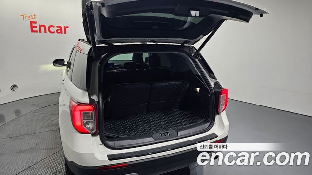 Ford Explorer 2022 — photo 26
