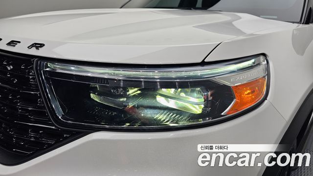 Ford Explorer 2022 — photo 8