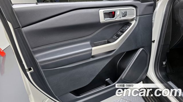 Ford Explorer 2022 — photo 14