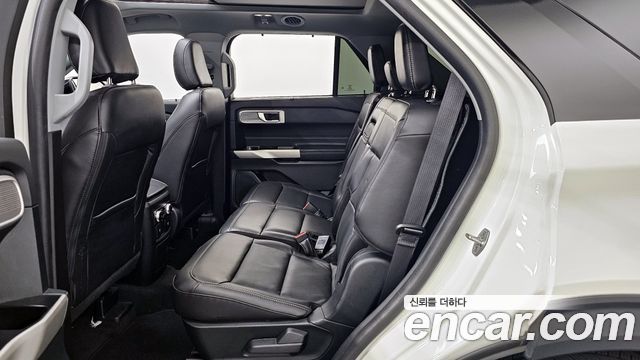 Ford Explorer 2022 — photo 16