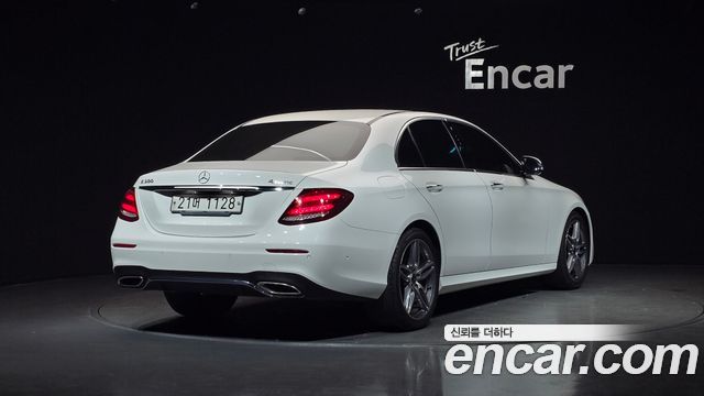Mercedes-Benz E-Class 2018 — photo 2