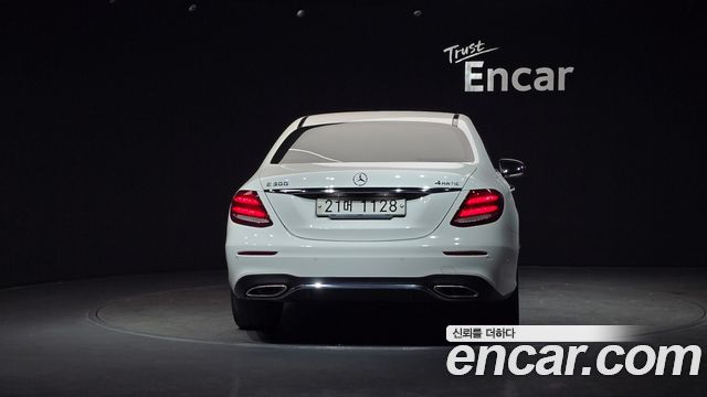 Mercedes-Benz E-Class 2018 — photo 4