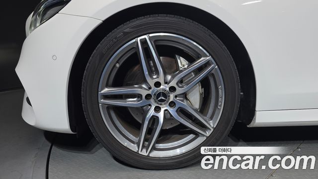 Mercedes-Benz E-Class 2018 — photo 5