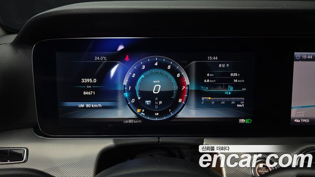 Mercedes-Benz E-Class 2018 — photo 8